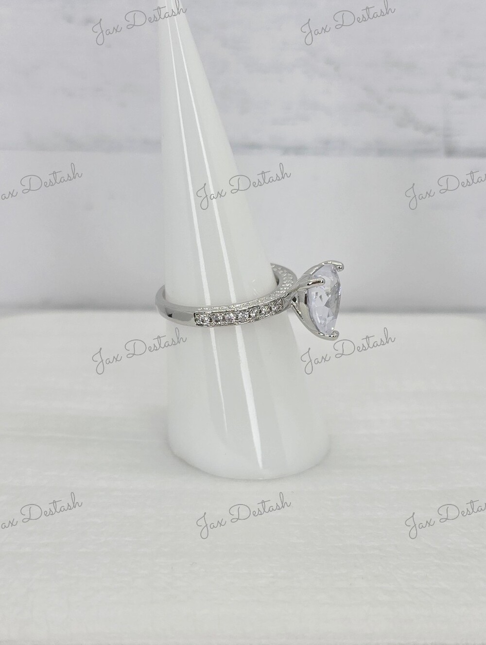 Heart-Shaped Clear Stone Silver Tone Pavé Band - Picture 3 of 3